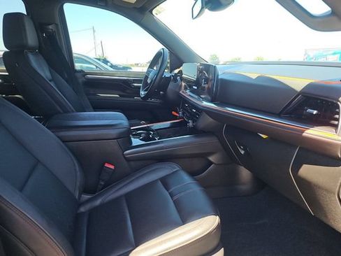 Used 2026 Chevrolet Suburban RST w/ Comfort Package RWD image 5
