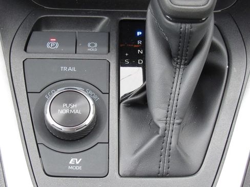 Certified 2025 Toyota RAV4 XLE AWD/4WD image 29