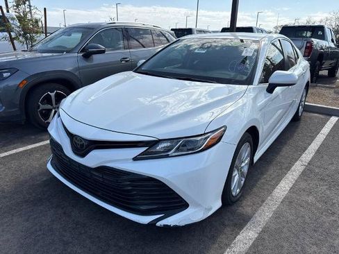 Used 2018 Toyota Camry LE FWD image 2