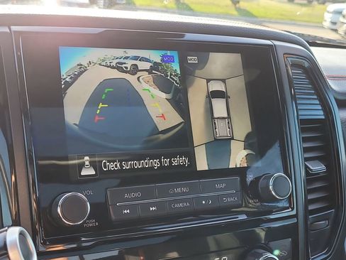 Used 2024 Nissan Titan PRO-4X w/ Pro-4x Convenience Package image 20