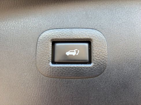 Used 2020 Nissan Armada Platinum w/ Interior Lighting Package image 12