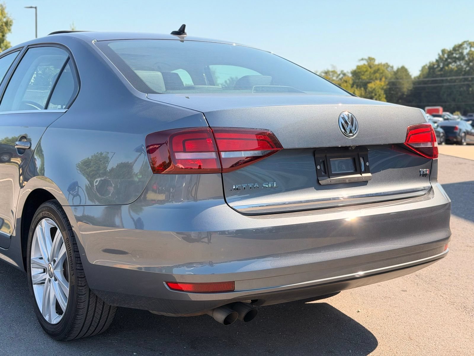 Used 2017 Volkswagen Jetta SEL Premium FWD image 4