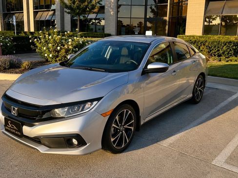 Used 2019 Honda Civic Sport image 6