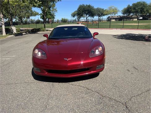 Used 2007 Chevrolet Corvette Coupe w/ Preferred Equipment Group RWD image 2