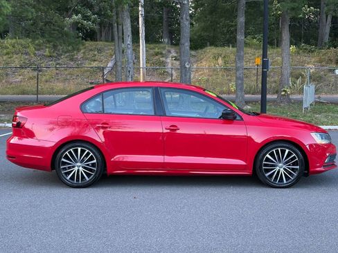Used 2016 Volkswagen Jetta Sport image 5