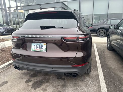 Used 2023 Porsche Cayenne Platinum Edition image 8
