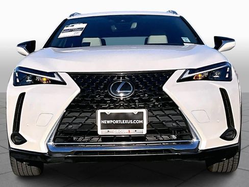 Used 2023 Lexus UX 250h FWD image 3