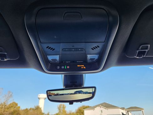 Used 2024 Buick Enclave Premium image 21