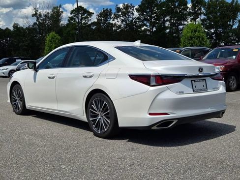 Used 2023 Lexus ES 350 w/ Premium Package FWD image 3