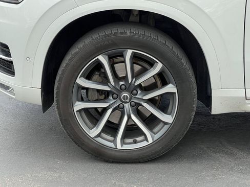 Used 2018 Volvo XC90 T5 Momentum w/ Convenience Package AWD/4WD image 13