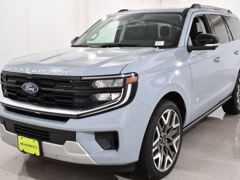 New 2026 Ford Expedition Platinum AWD/4WD image 2