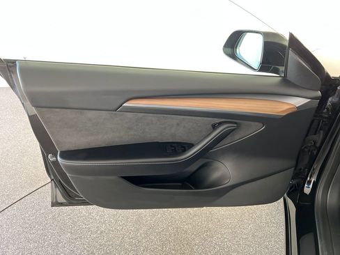 Used 2023 Tesla Model 3 Standard Range image 12