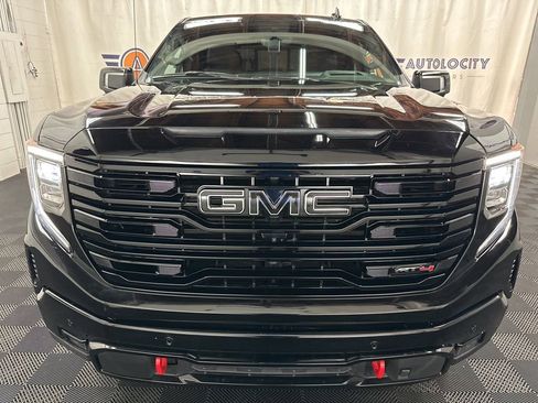 Used 2024 GMC Sierra 1500 AT4 w/ Technology Package AWD/4WD image 3