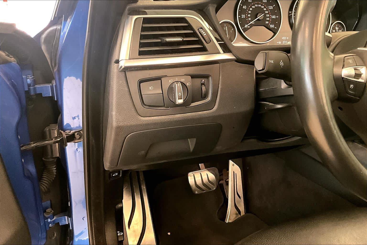 Used 2018 BMW 440i Convertible RWD image 28