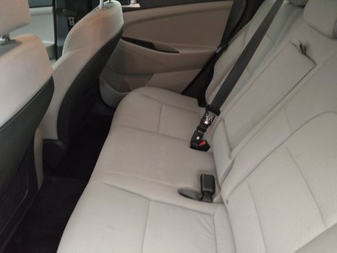 Used 2020 Hyundai Tucson SE image 18