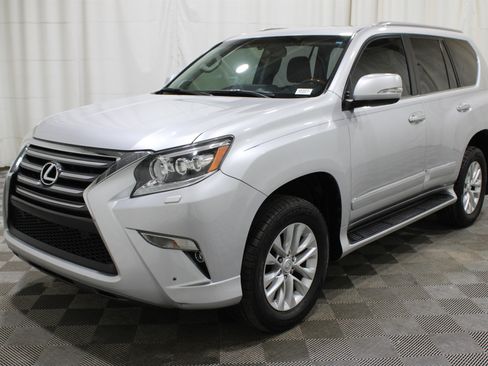 Used 2015 Lexus GX 460 w/ Premium Package image 42