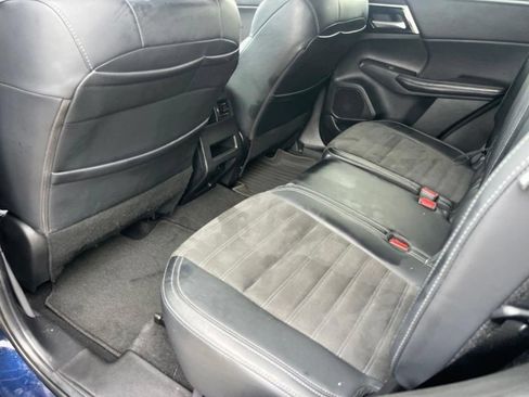 Used 2024 Mitsubishi Outlander SE Black Edition FWD image 36