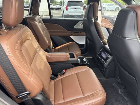 Used 2022 Lincoln Aviator Grand Touring w/ Equipment Group 301A AWD/4WD image 34