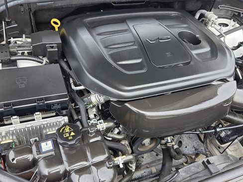 Certified 2019 Jeep Grand Cherokee Laredo AWD/4WD image 20