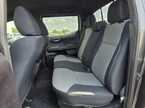 Used 2020 Toyota Tacoma TRD Off-Road w/ Advanced Technology Package AWD/4WD image 17