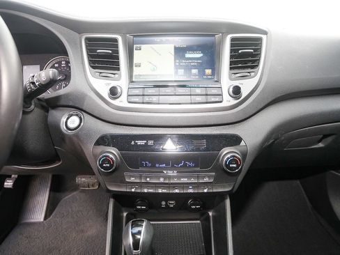Used 2017 Hyundai Tucson SE Plus image 16