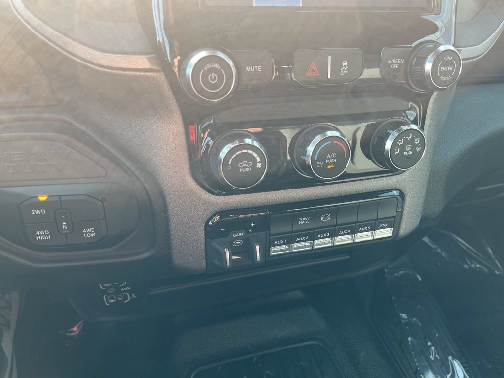 New 2025 RAM 4500 Tradesman AWD/4WD image 16