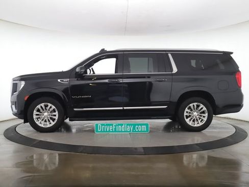 Used 2023 GMC Yukon XL SLT w/ SLT Luxury Package AWD/4WD image 9