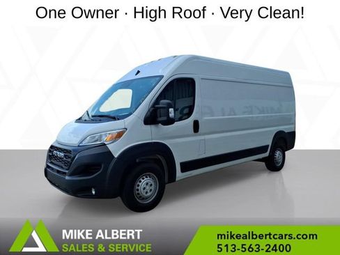 Used 2025 RAM ProMaster 2500 w/ Convenience Group FWD image 3