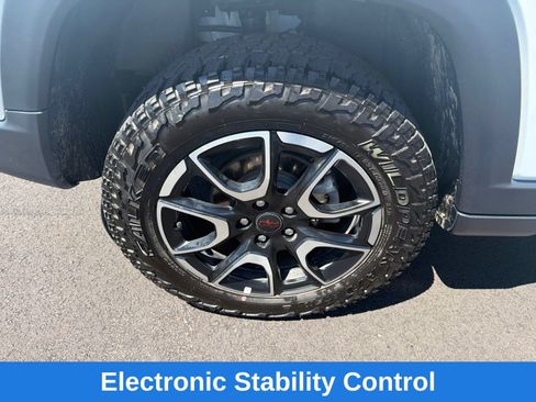 Used 2025 Jeep Compass Trailhawk AWD/4WD image 25