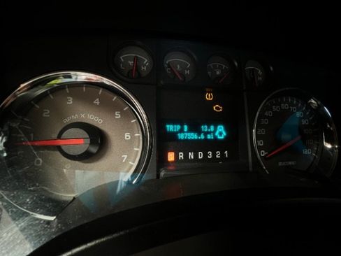 Used 2010 Ford F150 XLT AWD/4WD image 13