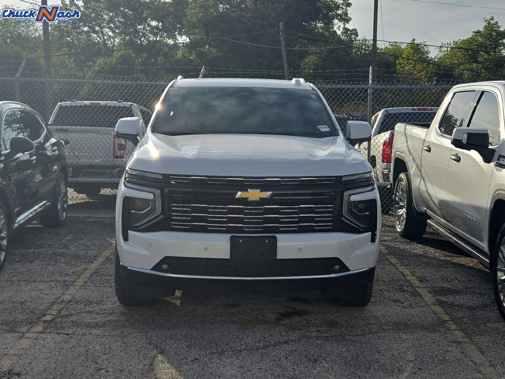 Used 2026 Chevrolet Suburban High Country AWD/4WD image 2