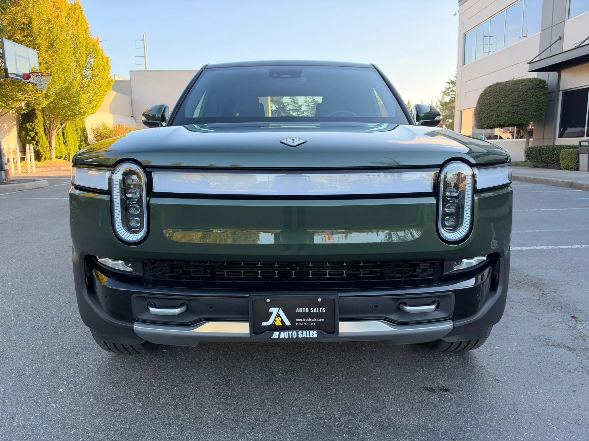 Used 2022 Rivian R1T Adventure AWD/4WD image 4