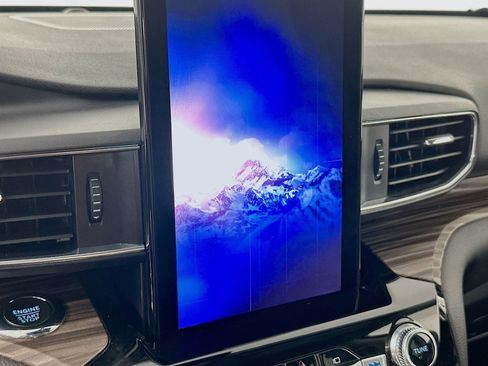 Used 2023 Ford Explorer Limited w/ Hybrid Equipment Group 310A RWD image 15