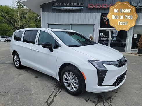 New 2027 Chrysler Pacifica Select w/ Family Tech Group AWD/4WD image 1