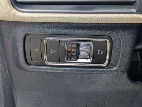 Used 2025 Lincoln Corsair FWD image 16