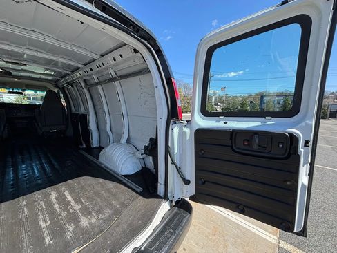 Used 2019 Chevrolet Express 2500 Extended w/ Driver Convenience Package RWD image 23
