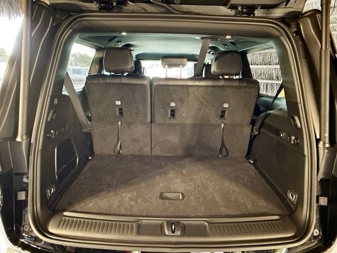 Used 2025 Jeep Wagoneer 4WD image 30