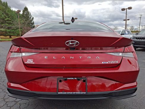 Used 2023 Hyundai Elantra Blue w/ Preferred Accessory Package image 5