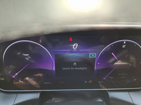 Used 2023 Mercedes-Benz GLC 300 4MATIC image 11
