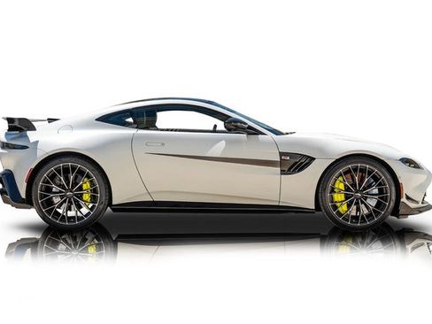 Used 2022 Aston Martin V8 Vantage Coupe image 2