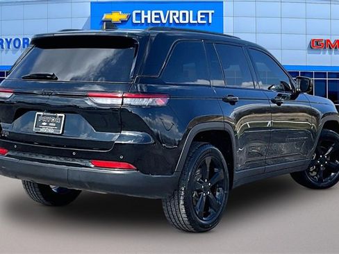 Used 2023 Jeep Grand Cherokee Altitude image 5