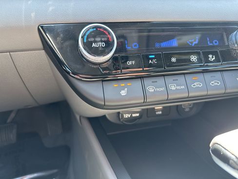 Used 2023 Hyundai Elantra Blue FWD image 58