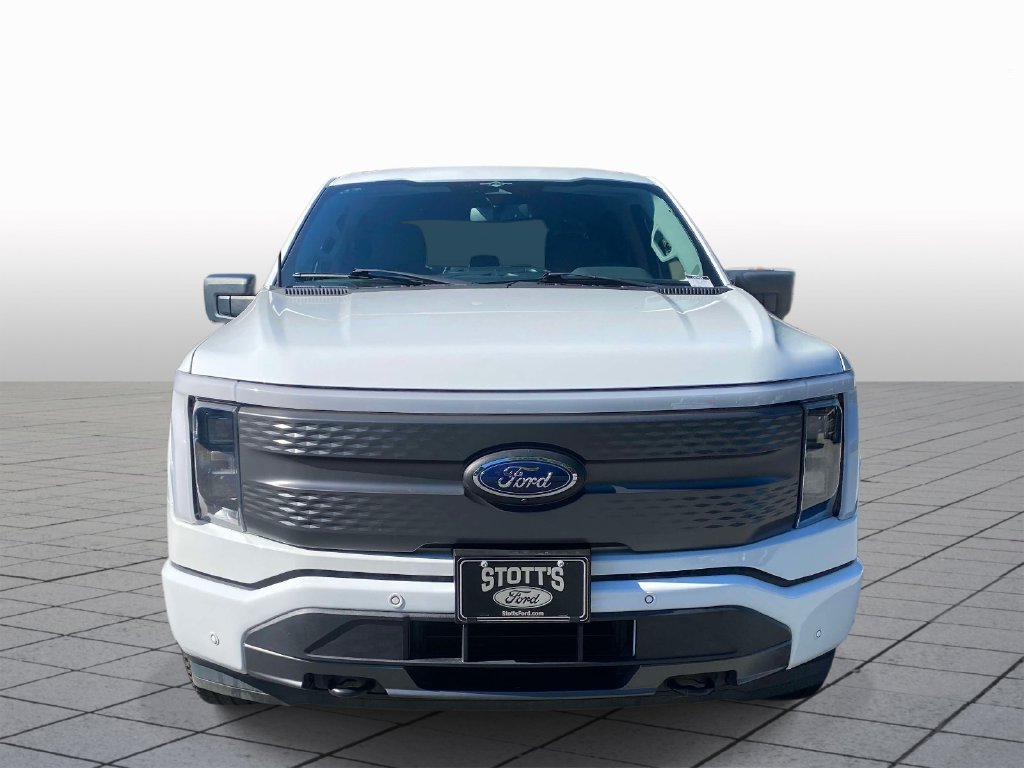Used 2023 Ford F150 Lightning XLT AWD/4WD image 2