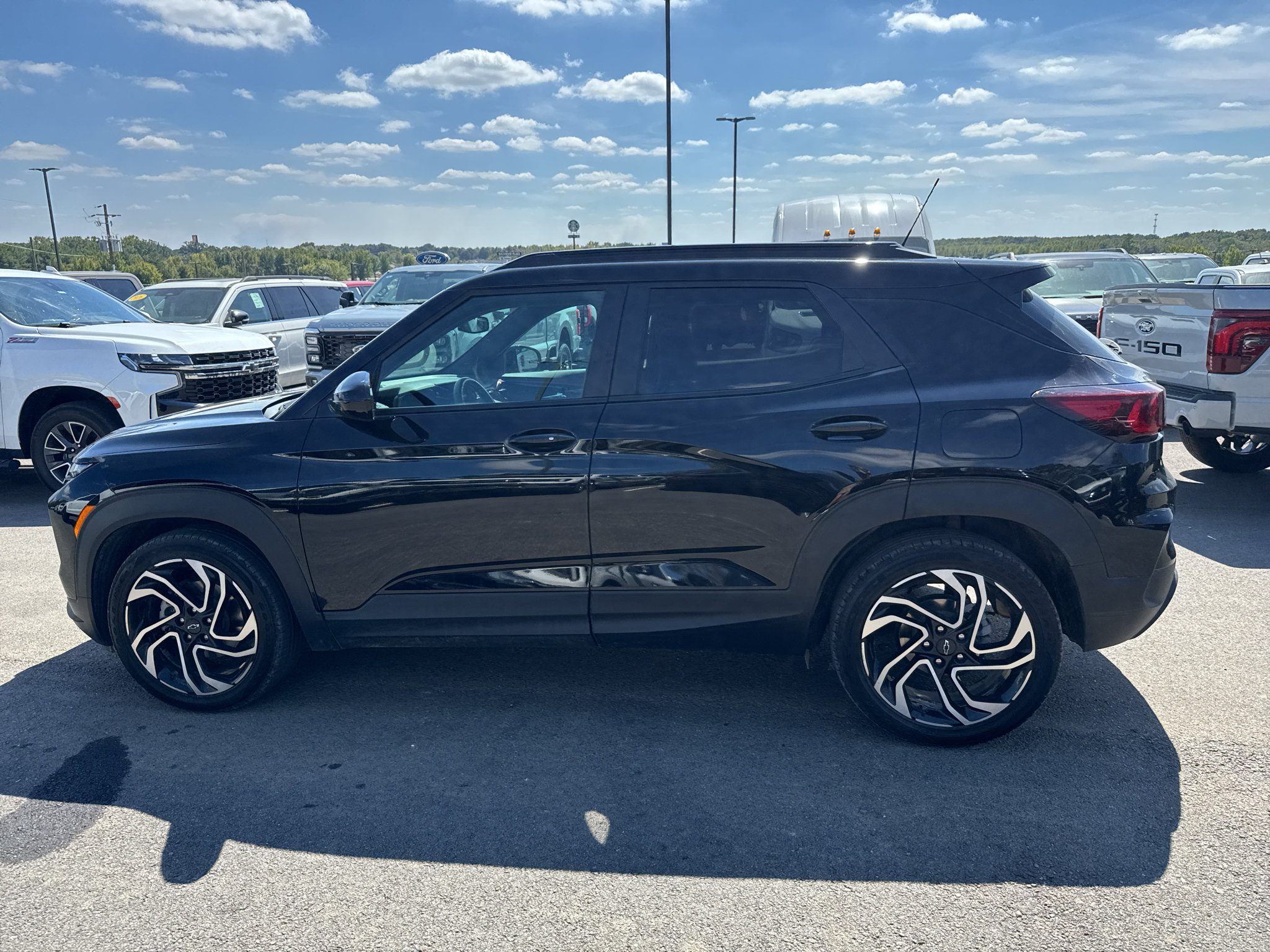 Used 2024 Chevrolet TrailBlazer RS w/ Convenience Package FWD image 14