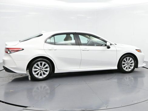 Used 2019 Toyota Camry LE FWD image 8