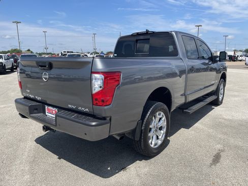 Used 2024 Nissan Titan SV w/ SV Convenience Package AWD/4WD image 4