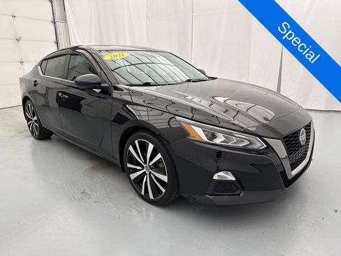 Used 2021 Nissan Altima 2.5 SR w/ SR Premium Package FWD image 1