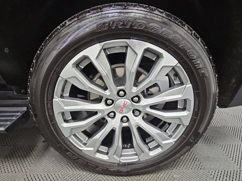 Used 2023 GMC Yukon XL Denali AWD/4WD image 49