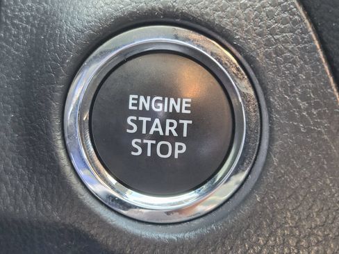 Used 2025 Toyota RAV4 XLE FWD image 22