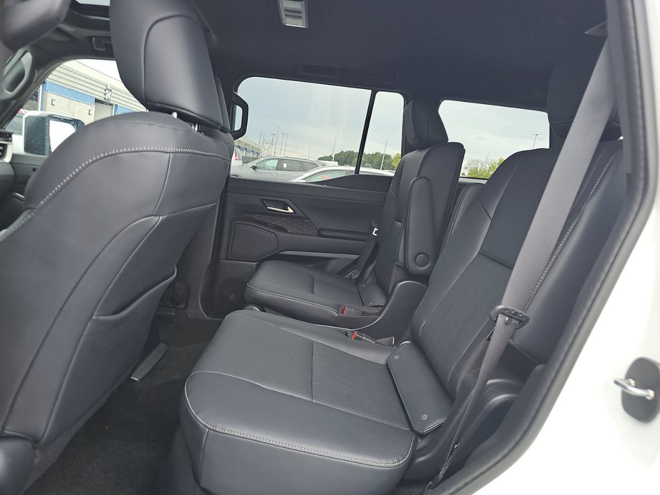 Used 2025 Lexus GX 550 w/ Cold Area Package AWD/4WD image 15